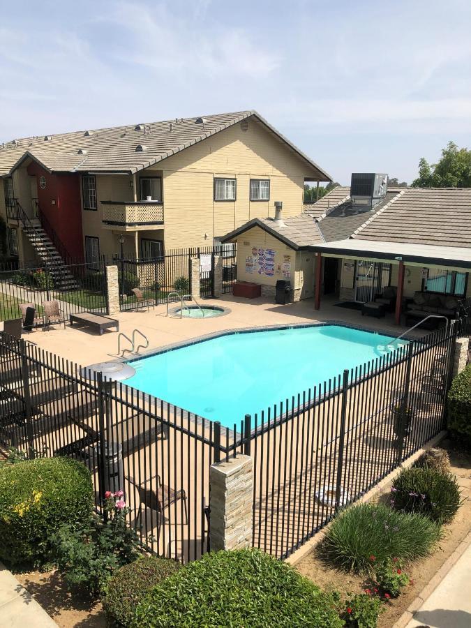 Whispering Meadows Apartments Bakersfield Luaran gambar